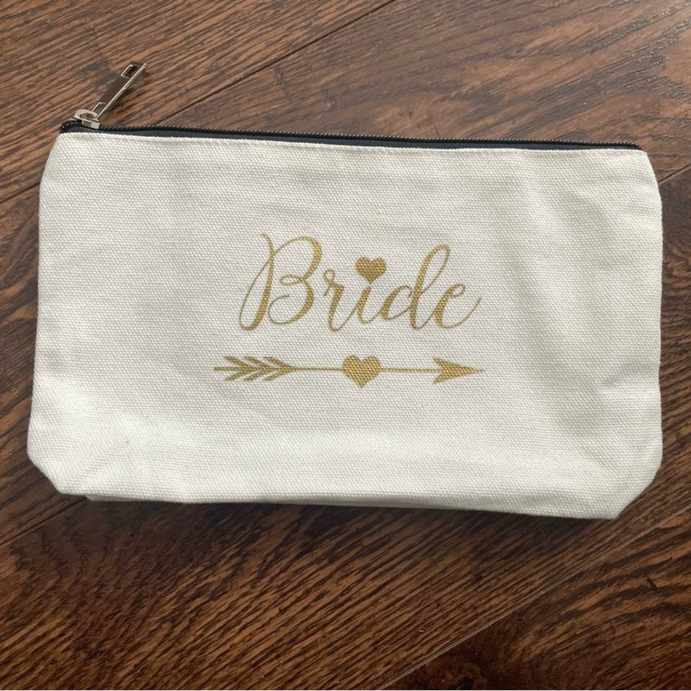 🆕 Bride Makeup Case